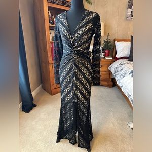 Venus twist front dress SZ M